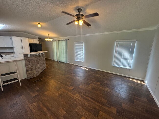 Photo - Beautiful 3 Bedroom home in Stonewall