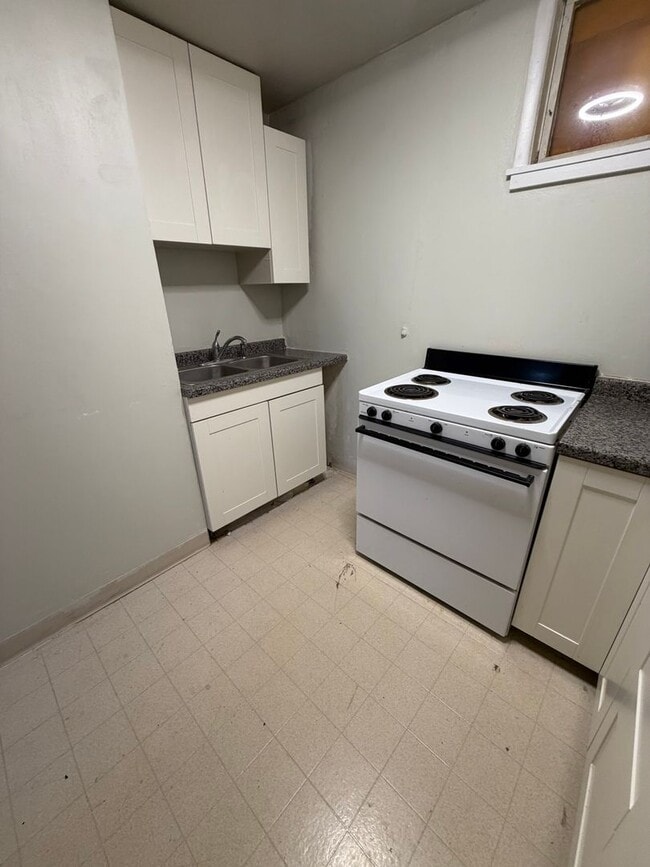 Photo - 1121 N 12th St Unit B