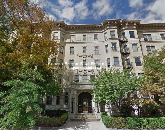 Photo - 1111 Boylston St