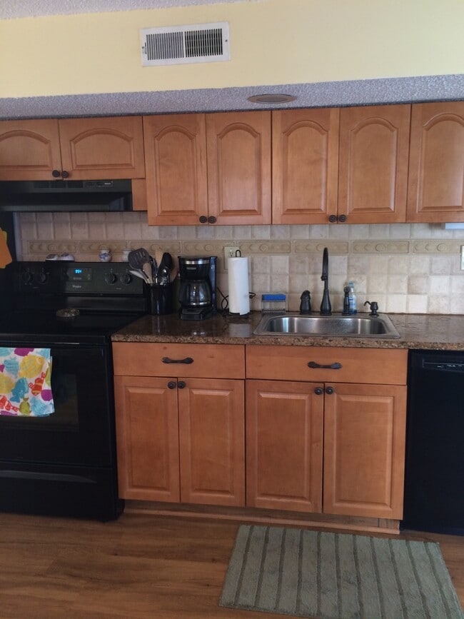 Photo - 121 West Ave