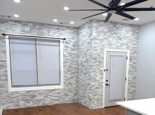 Photo - 2915 N Clybourn Ave Unit 409