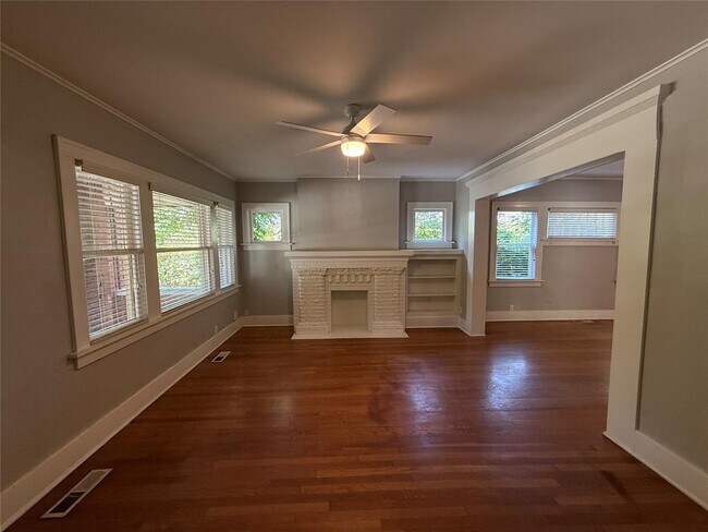 Photo - 1806 N Robinson Ave