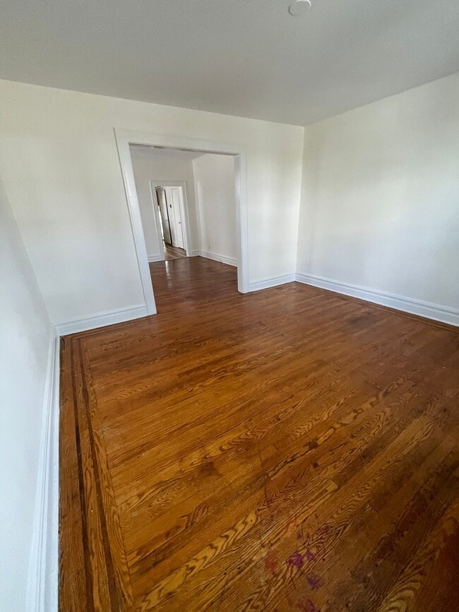 38 Feiner Pl Unit 1L