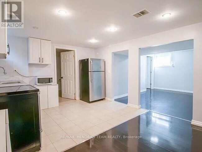 Photo - 14 Rendale Ave