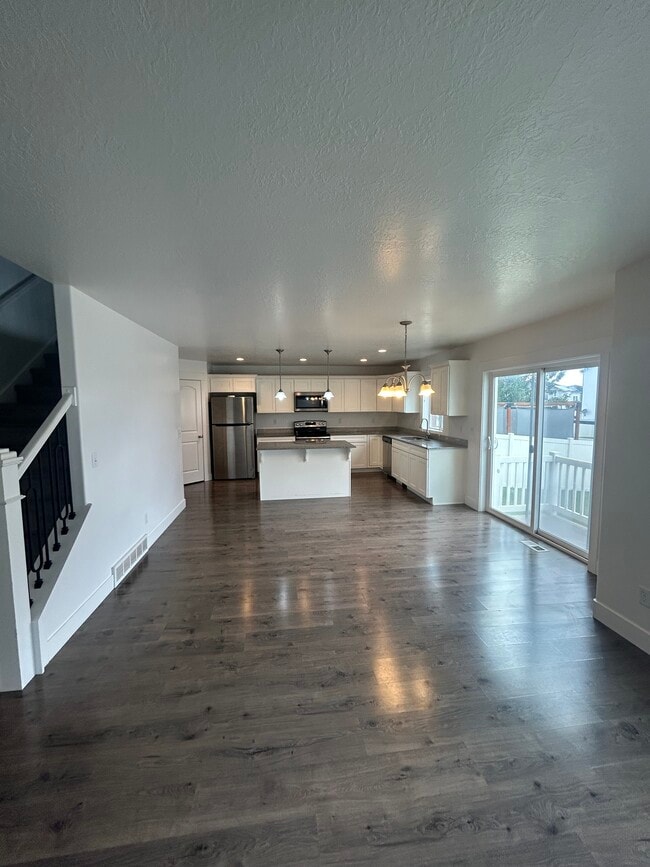 Photo - 878 W McKenna Rd