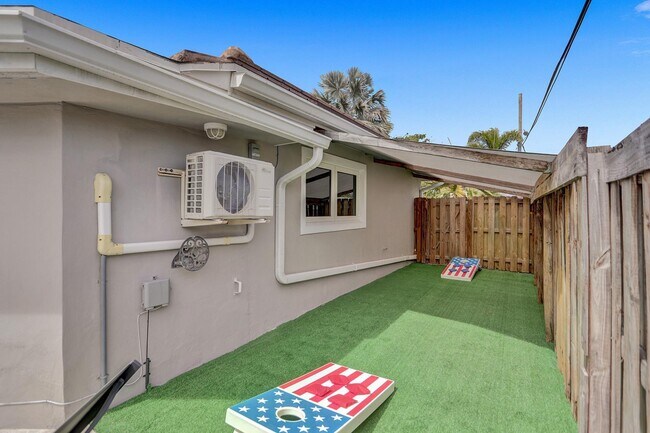 Photo - 470 SE 4th Ct