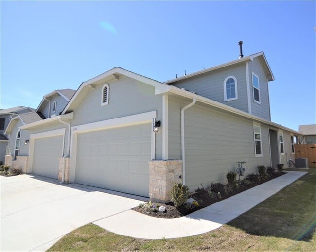Building Photo - 14204 Handel Dr Unit 11A