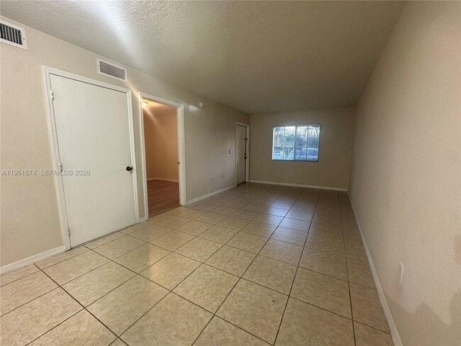 Photo - 1271 SE 29th St Unidad 102-24