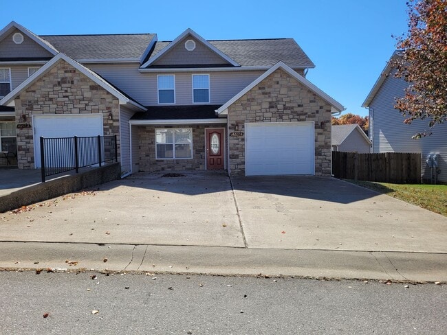 Building Photo - 16282 Holy Cross Ln Unit 16282 B Holy Cross Rental