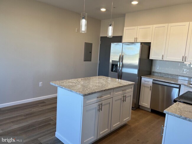 Photo - 1923 Ashland Ave Unit 302