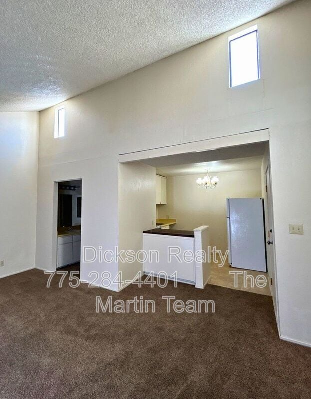 Photo - 2450 Lymbery St