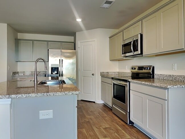 Photo - 514 Belgian Blue Wy