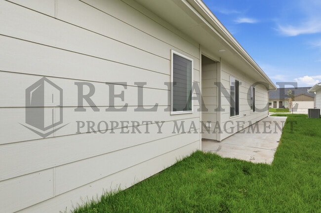 Photo - 157 N Gowen St
