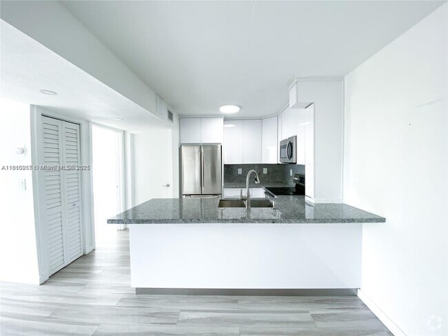 Building Photo - 8002 SW 149th Ave Unit B316 Rental