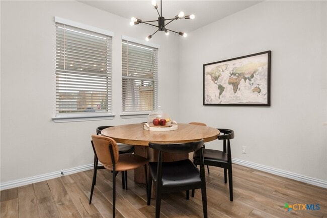 Photo - 2043 Cowan Dr