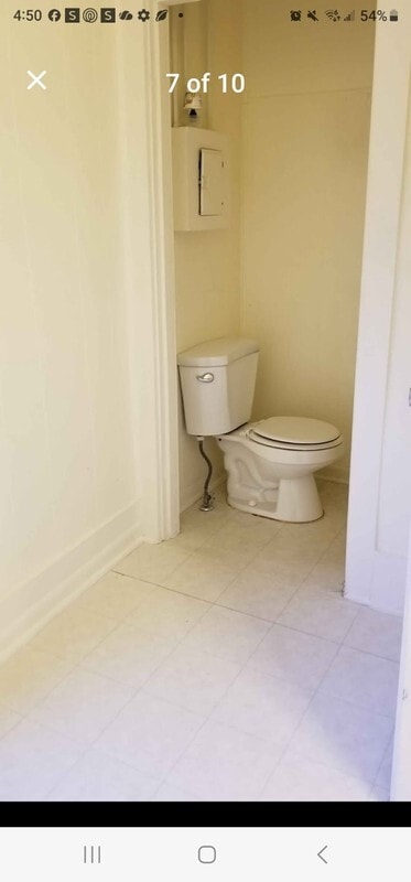 310 1/2 W Adams Ave