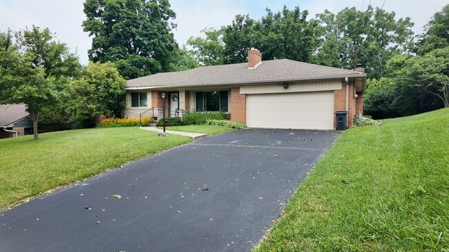 Building Photo - Charming 3-Bed Madeira Schools Home