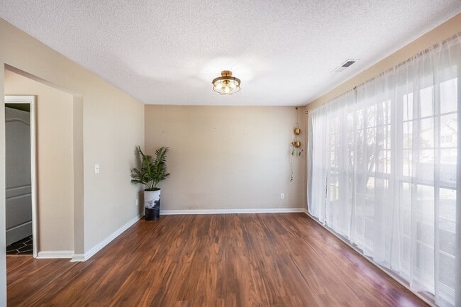 Photo - 2924 Tuckland Dr