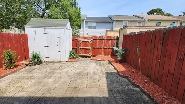 Photo - Nice 2-Story Townhome, Centrally located i...