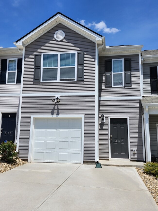 Building Photo - 259 Sunriff CT