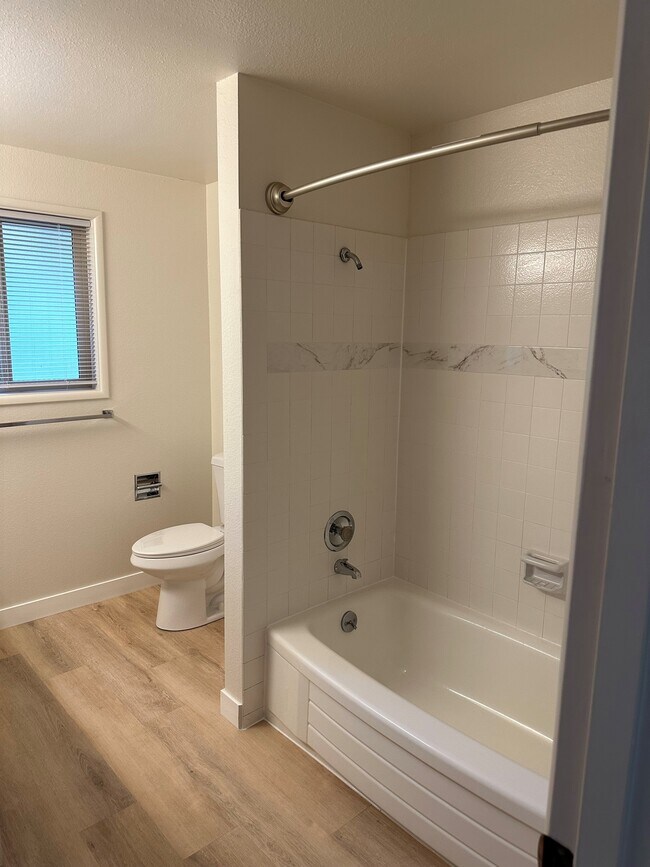 735 E 43rd Ave Townhome Townhome Rental in Eugene OR