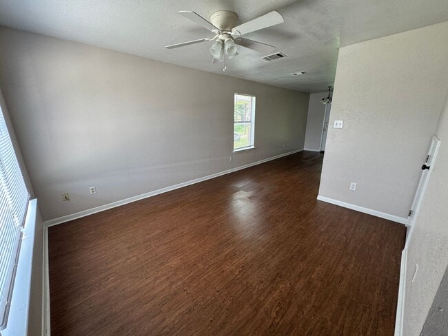 Photo - 1210 Monroe Loop Unidad Apt A