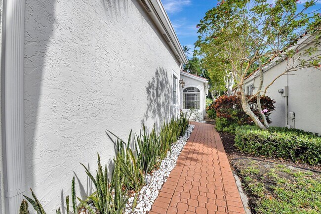 Photo - 3947 Redondo Way