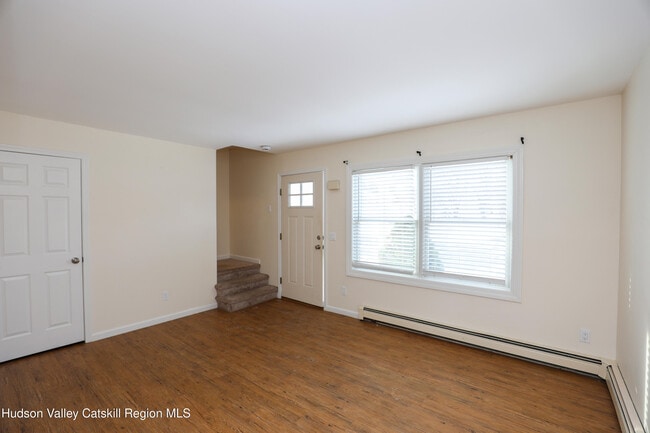 Photo - 87 Delaware St