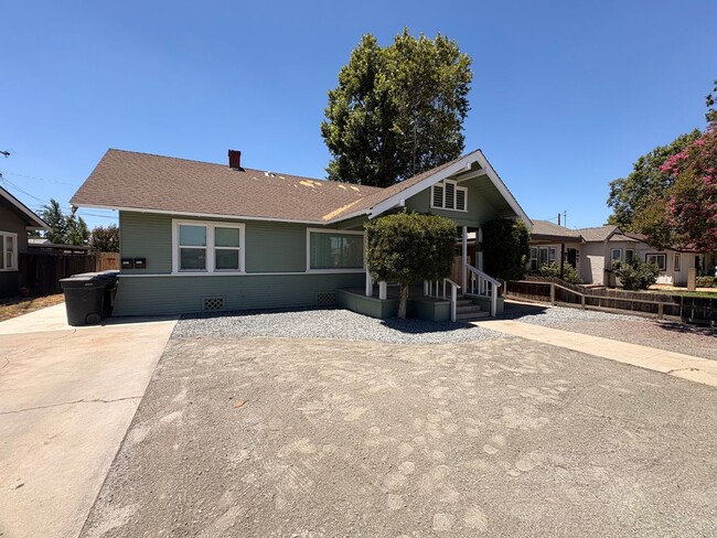 Photo - Beautiful newly renovated 2 bedroom home