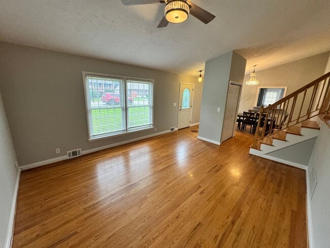 Photo - Spacious 4 Bedroom in Fern Creek