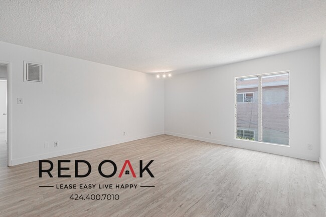 Building Photo - 700 Glenway Dr