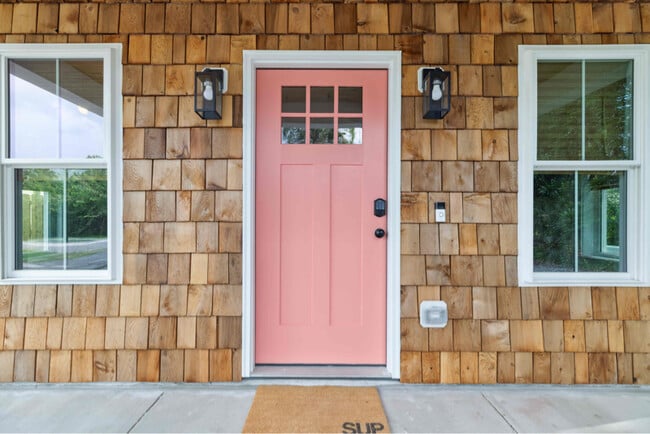 Photo - 5069 Peachtree Ave