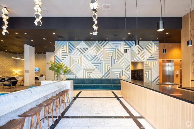 Photo - 8th and Grand