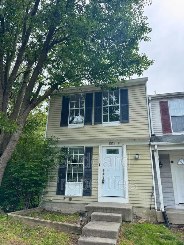 Photo - 1353 E Spring Meadow Ct House