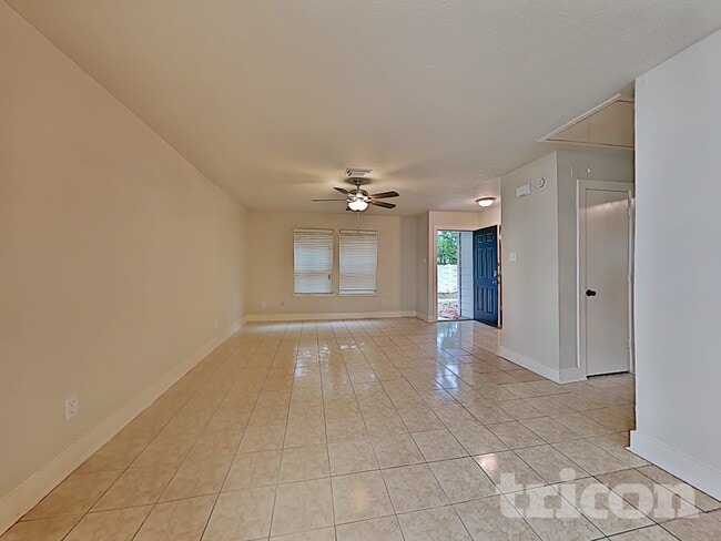 Photo - 15810 W Park Ct
