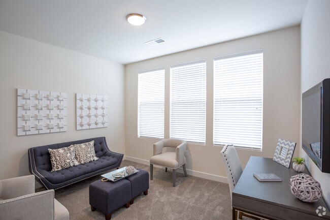 2BR, 2BA - 1250 SF