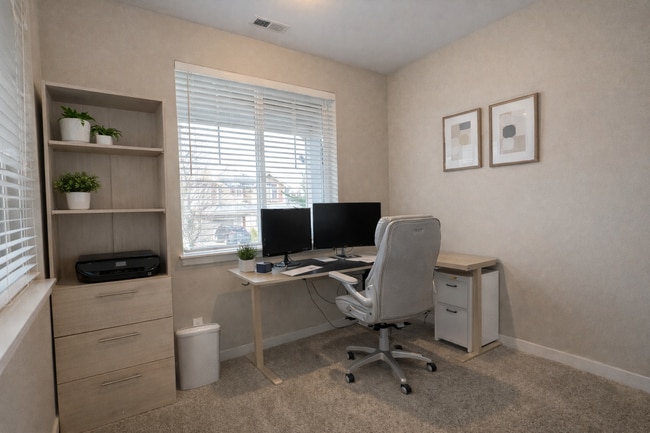 Photo - 34202 SE Ash St