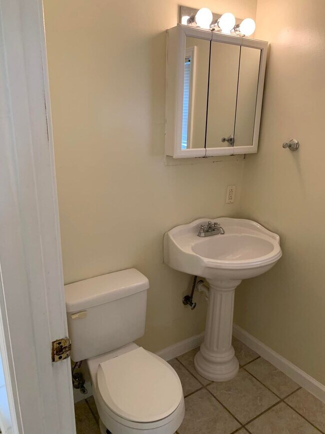 Photo - 210 E Maryland St