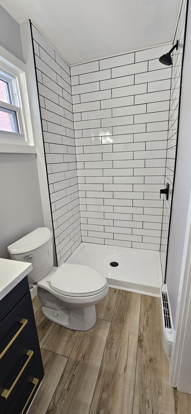 Photo - 589 Aylmer St N Unit Main Level