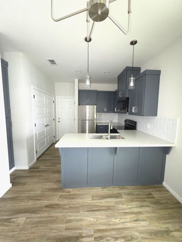 Photo - 913 N Clarence Ave Unidad 2