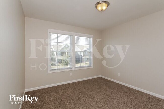 Photo - 8137 Kalson St