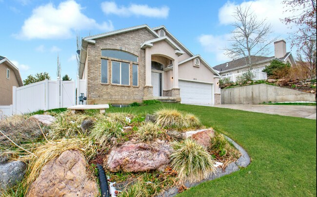 Photo - 1511 Lakeview Dr