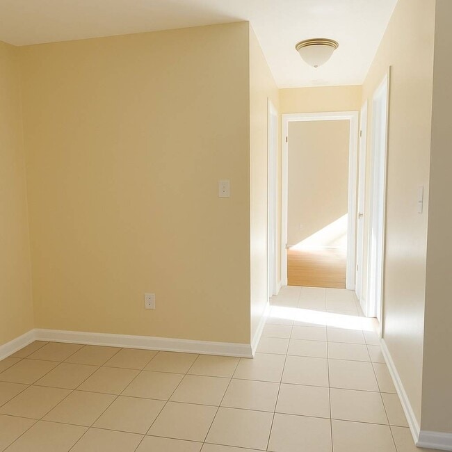 Photo - 530 Throgs Neck Expy