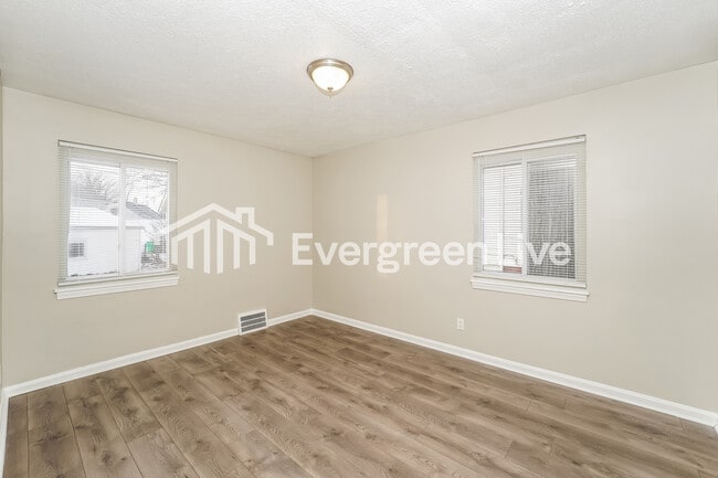 Photo - 23200 Blackstone Ave