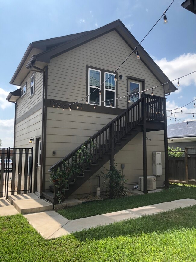 Photo - 819 Morrow St