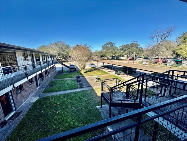 Building Photo - 2201 N Grand Blvd Unit 4