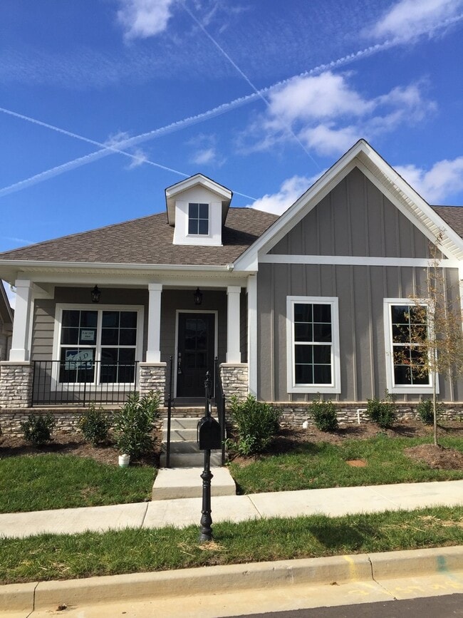 Building Photo - Beautiful Brand New Home in Burkitt Village