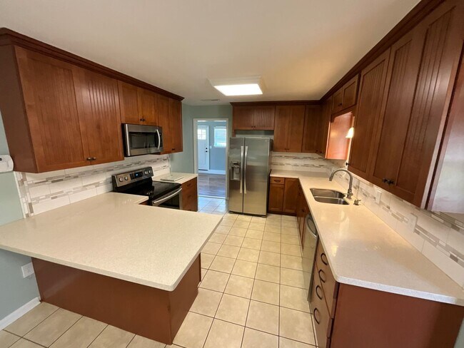 Photo - Gorgeous 3/2 Brick Home in Marianna with Bonus Room, Shed, and Fenced Back Yard!