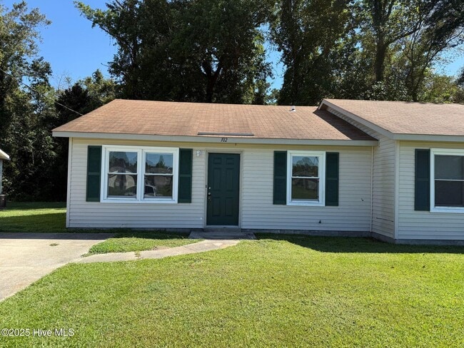 Building Photo - 102 Stallion Dr Rental