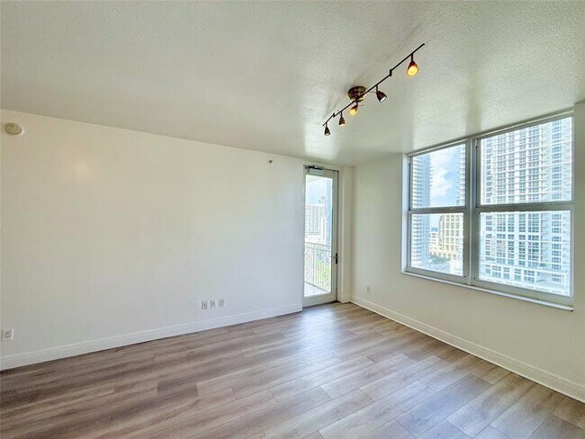 Photo - 511 SE 5 Ave Unit 2123